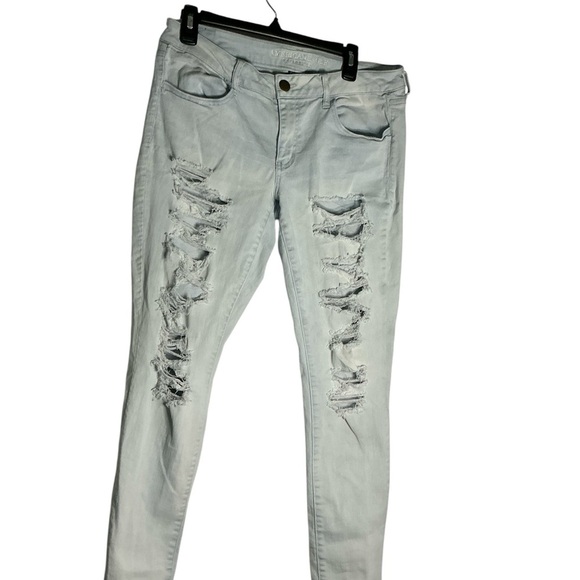 American Eagle Outfitters Denim - EUC Light Blue Distressed Women Jeggings Size 14